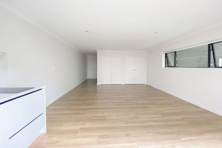 Photo of property in 37 Elevation Street, Flat Bush, Auckland, 2019