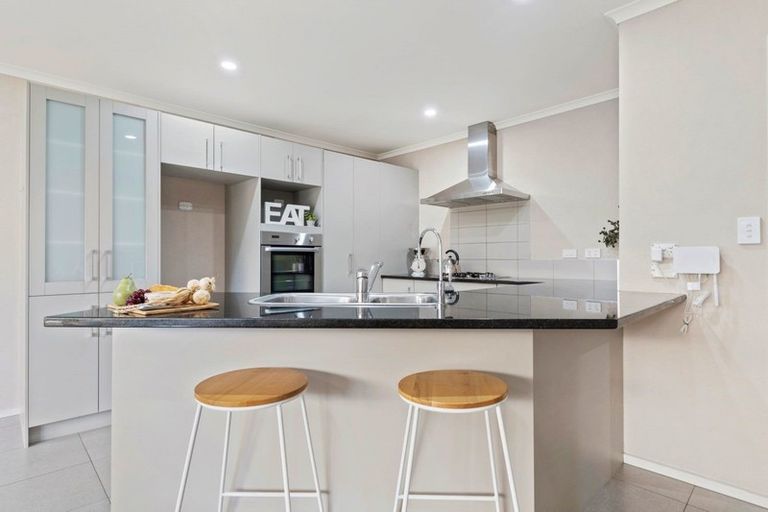 Photo of property in 13 Amapur Place, Flat Bush, Auckland, 2019