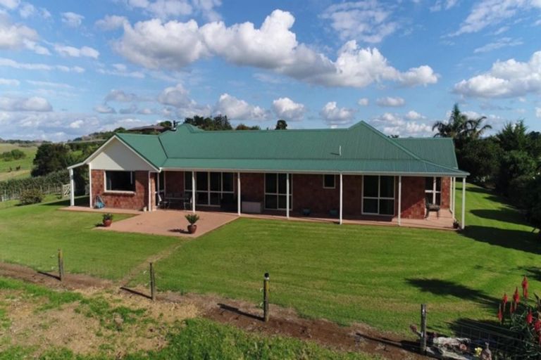 Photo of property in 187 Oaks Road, Portland, Whangarei, 0178