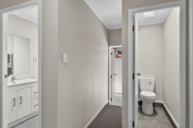 Photo of property in 2/5a Tahurangi Place, Spotswood, New Plymouth, 4310