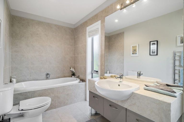 Photo of property in 23 Shepherd Road, Waipahihi, Taupo, 3330