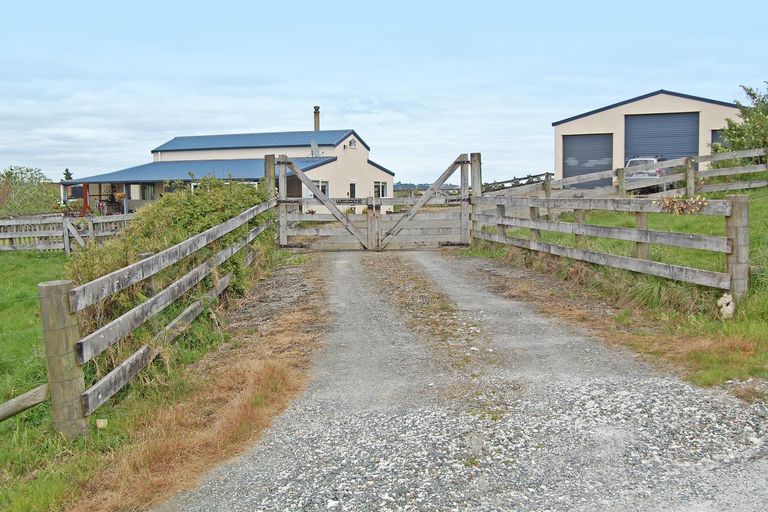 Photo of property in Gibbons Road, Kaiwaka, 0573