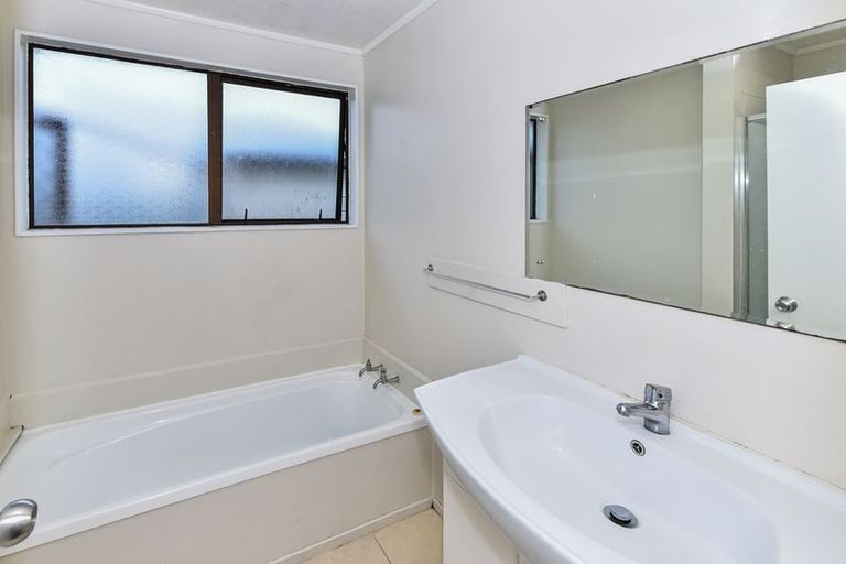 Photo of property in 2/3 Silver Creek Road, Weymouth, Auckland, 2103