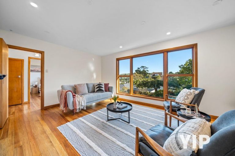 Photo of property in 10 Omega Street, Newlands, Wellington, 6037