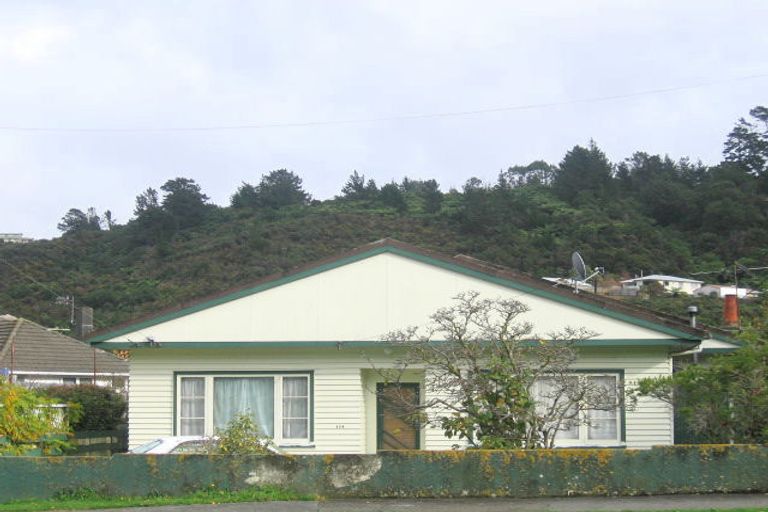 Photo of property in 104 Stokes Valley Road, Stokes Valley, Lower Hutt, 5019