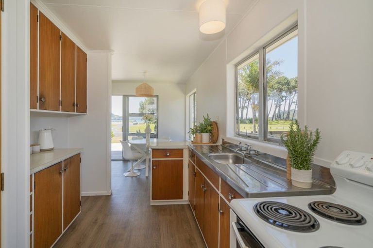 Photo of property in 18 Banks Street, Cooks Beach, Whitianga, 3591