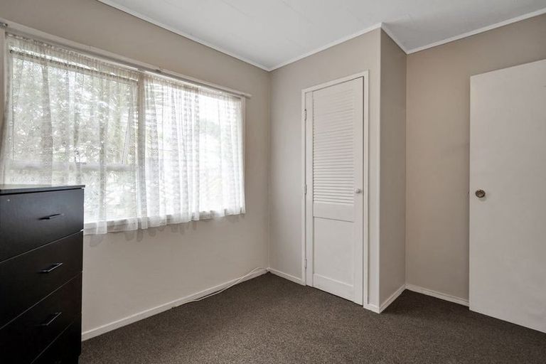 Photo of property in 1/20 Mile Place, Henderson, Auckland, 0612