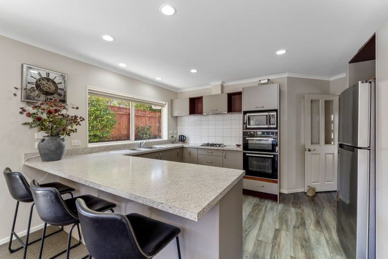 Photo of property in 15 Fytfield Place, Paraparaumu, 5032