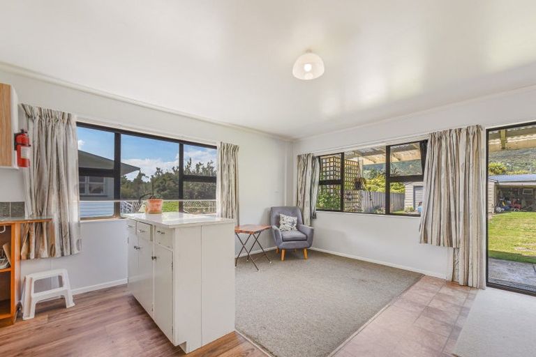 Photo of property in 616 Abel Tasman Drive, Clifton, Takaka, 7183