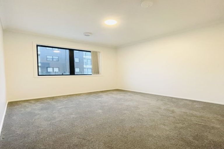 Photo of property in 1/130 Stancombe Road, Flat Bush, Auckland, 2016