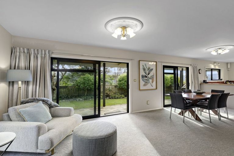 Photo of property in 2 Dunleith Grove, Silverstream, Upper Hutt, 5019