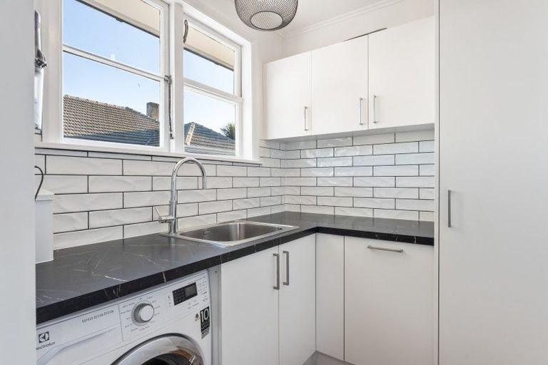 Photo of property in 21 Hadfield Crescent, College Estate, Whanganui, 4500