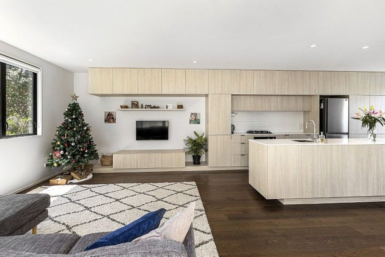 Photo of property in 3 Mary Dobson Way, Island Bay, Wellington, 6023