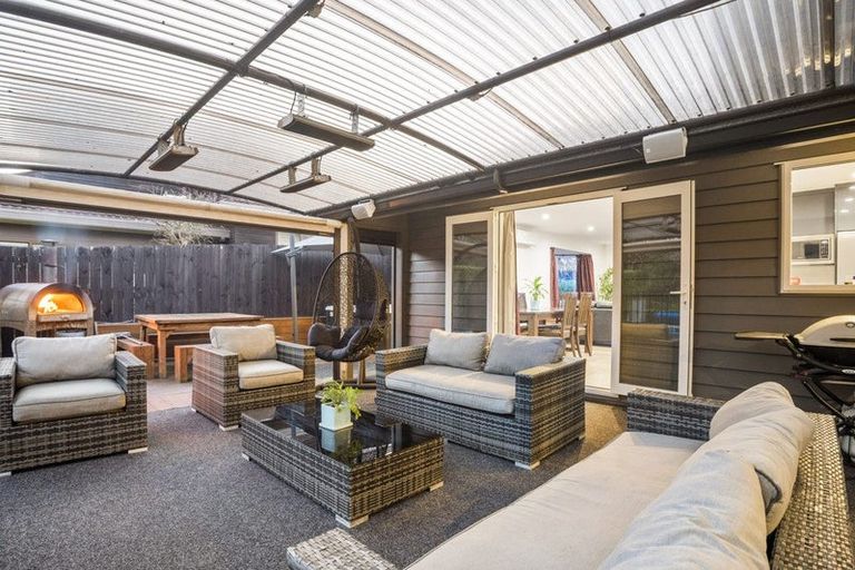 Photo of property in 29 Ravenstone Place, Chatswood, Auckland, 0626