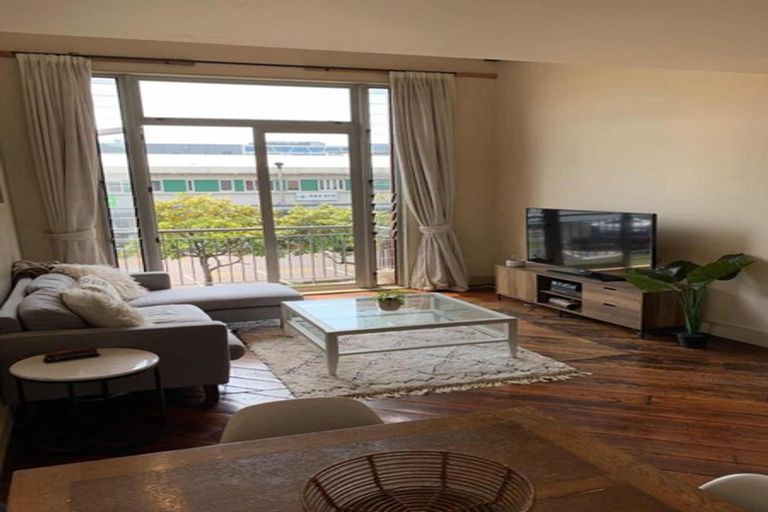 Photo of property in 1b/6 Kingdon Street, Newmarket, Auckland, 1023