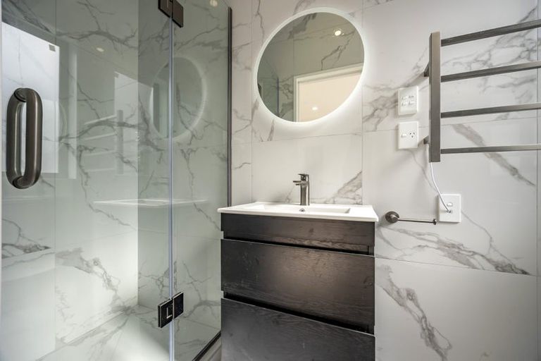 Photo of property in 1a Edward Avenue, Orewa, 0931