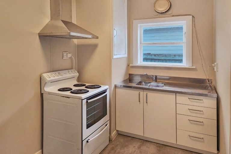 Photo of property in 106a Randwick Road, Moera, Lower Hutt, 5010