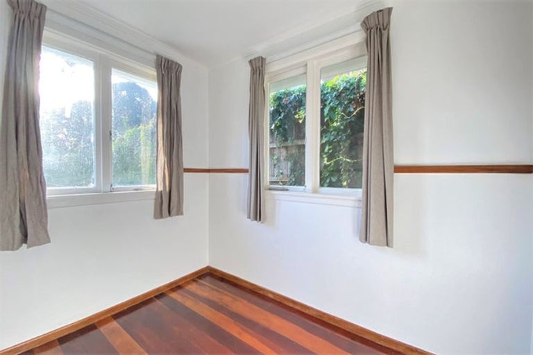 Photo of property in 27 New Bond Street, Kingsland, Auckland, 1021