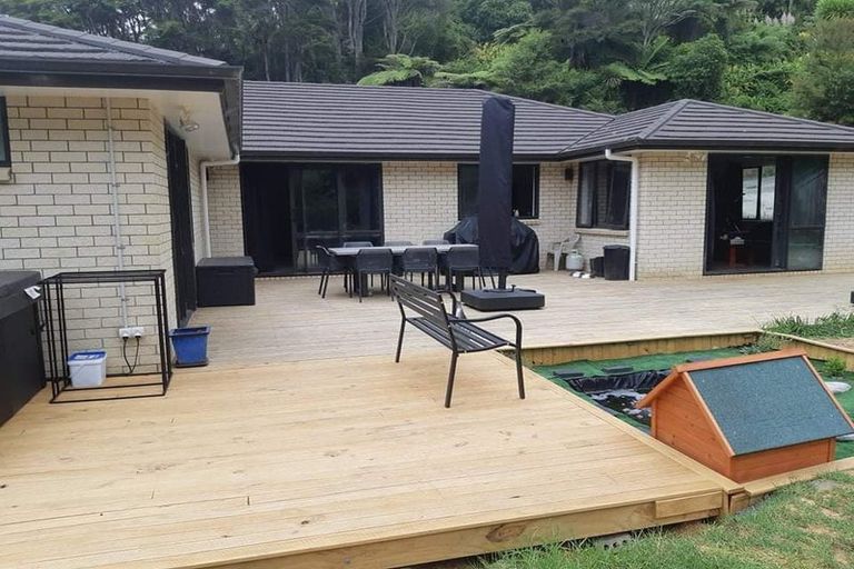 Photo of property in 296 Forest Hill Road, Waiatarua, Auckland, 0612