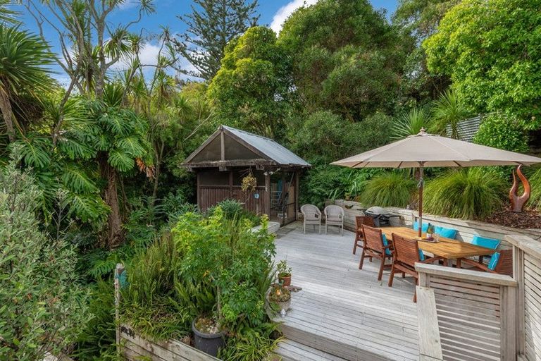 Photo of property in 2/13 Newstead Avenue, Browns Bay, Auckland, 0632