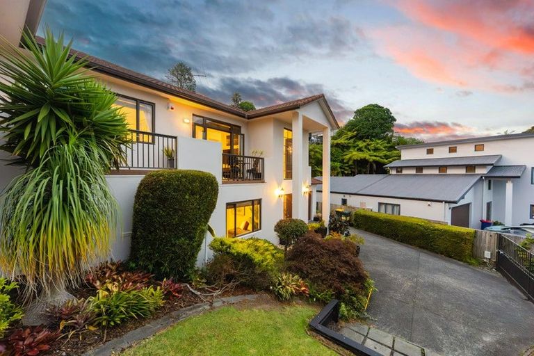 Photo of property in 36 Woodridge Avenue, Northcross, Auckland, 0630