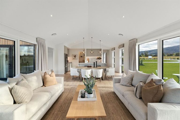 Photo of property in 77 Stone Drive, Cromwell, 9384