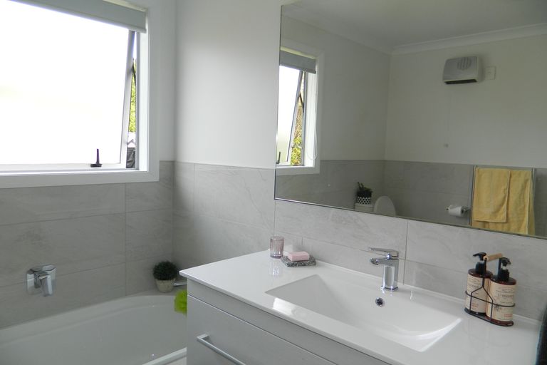 Photo of property in 23b Pa Road, Kerikeri, 0230