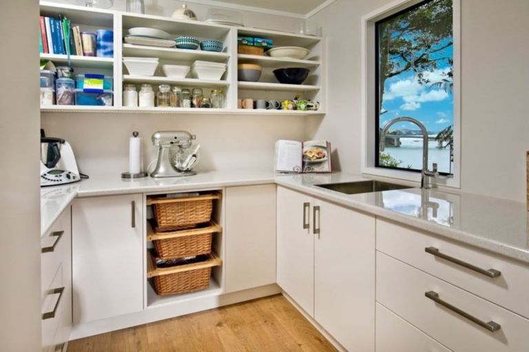 Photo of property in 42 Marae Road, Greenhithe, Auckland, 0632