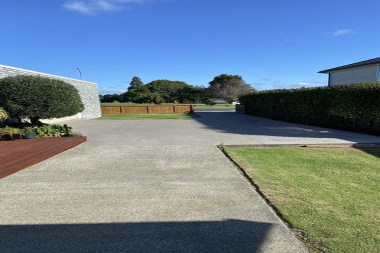 Photo of property in 121 Torkar Road, Clarks Beach, 2122