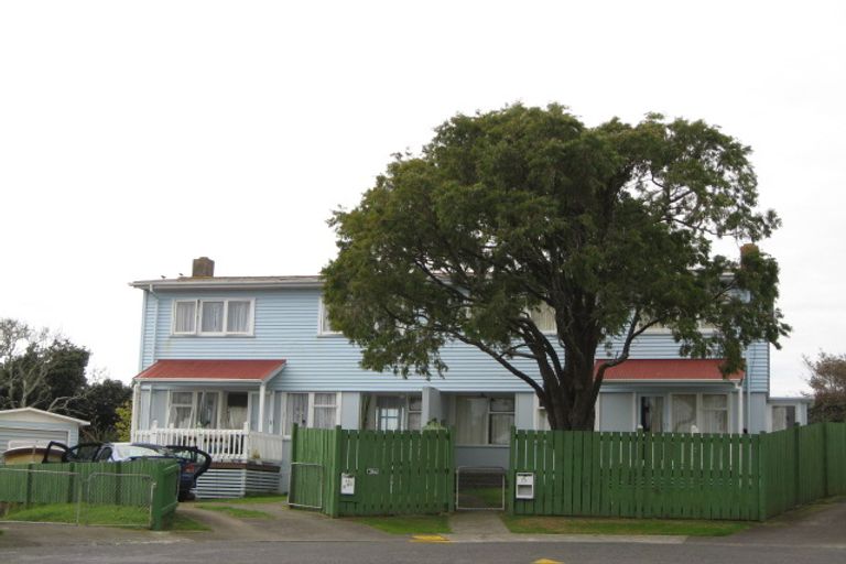 Photo of property in 17-18 Resolution Place, Marfell, New Plymouth, 4310