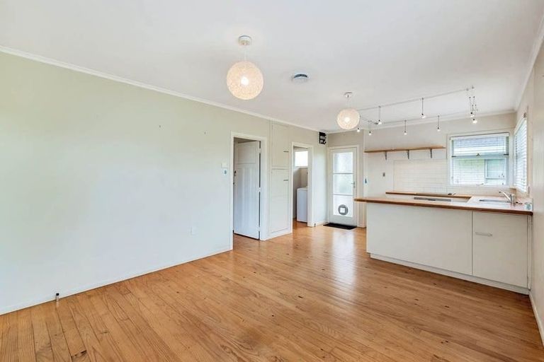 Photo of property in 1/29 Wainui Avenue, Point Chevalier, Auckland, 1022