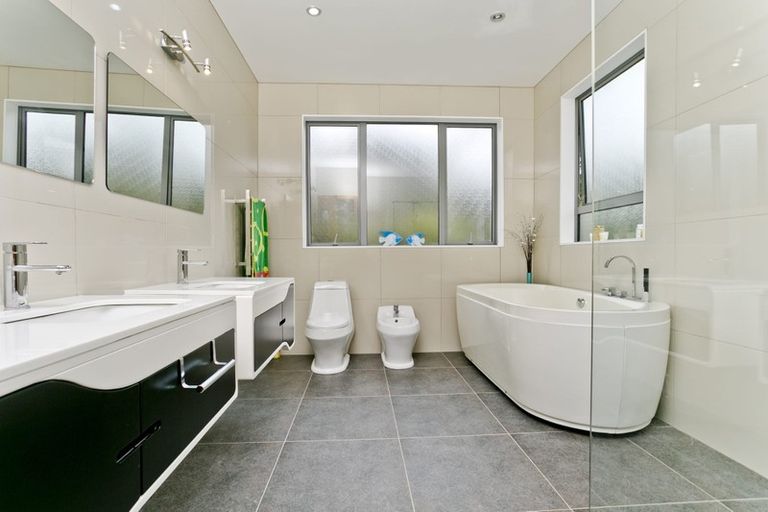 Photo of property in 16 Hobson Heights Road, Lucas Heights, Auckland, 0632