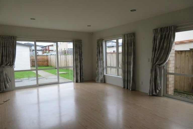 Photo of property in 70 Pencaitland Drive, Flat Bush, Auckland, 2019