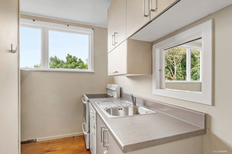 Photo of property in 3/8 Mataroa Avenue, Northland, Wellington, 6012