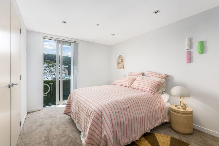 Photo of property in Piermont Apartments, 6f/82 Cable Street, Te Aro, Wellington, 6011