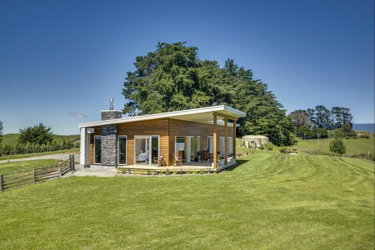 Photo of property in 2658 Taihape Road, Sherenden, Hastings, 4179