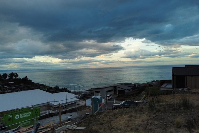 Photo of property in 11 Ridgeway Place, Richmond Hill, Christchurch, 8081