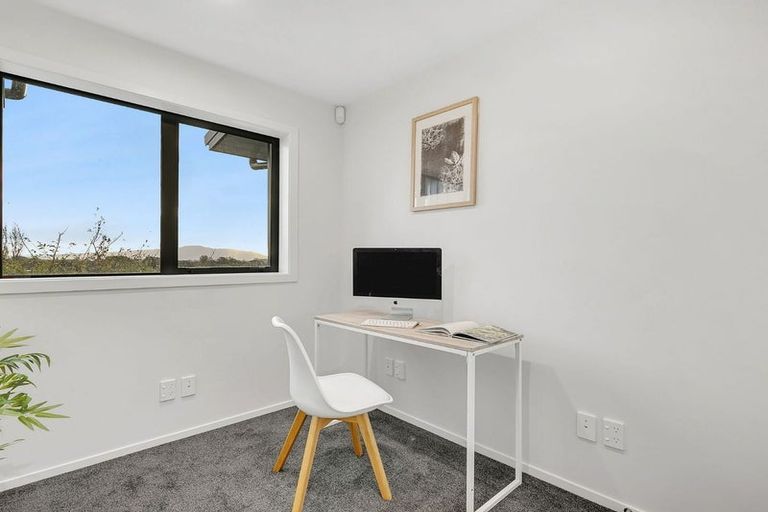 Photo of property in 68 Kakariki Grove, Waikanae, 5036