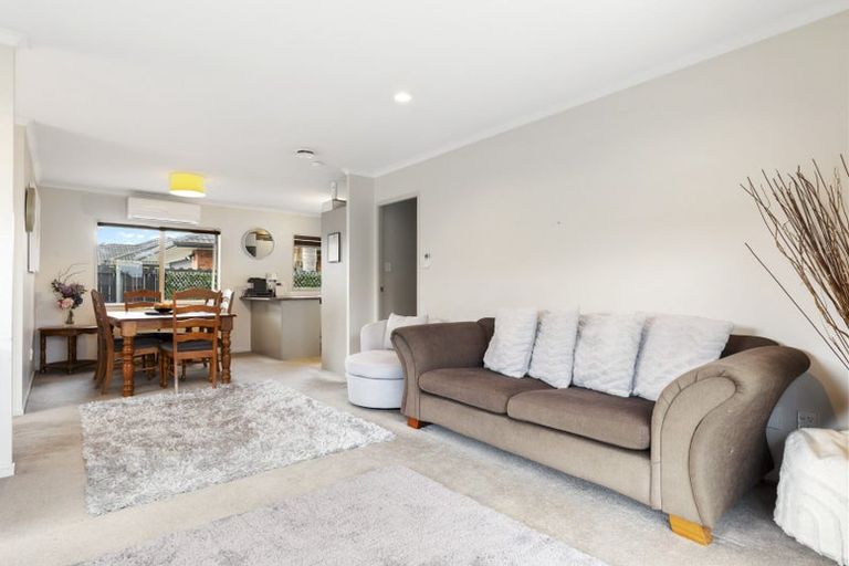 Photo of property in 22 Carisbrook Crescent, Papakura, 2110
