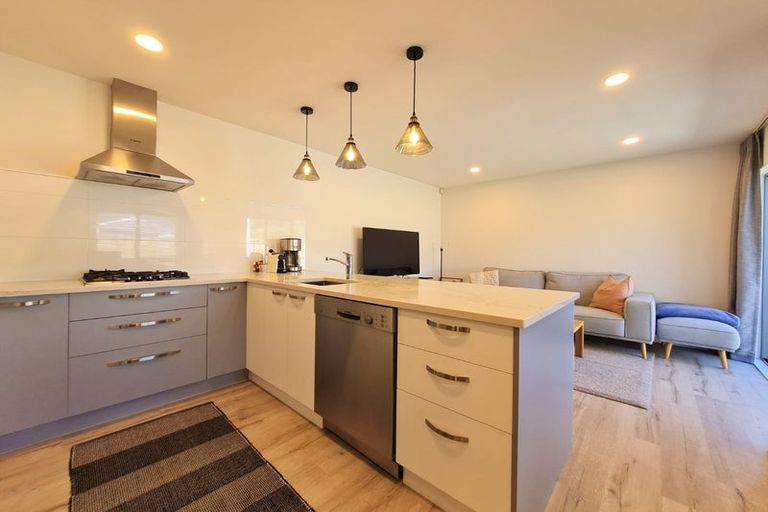 Photo of property in 117 Karepiro Drive, Stanmore Bay, Whangaparaoa, 0932