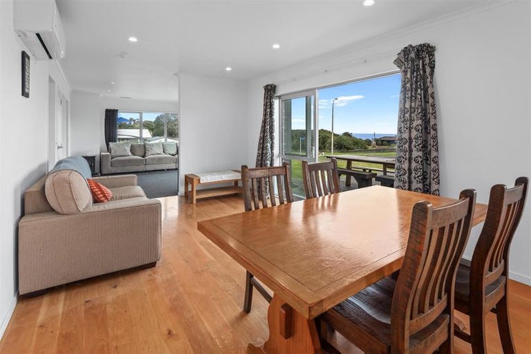 Photo of property in 2 Tua Tua Place, Baylys Beach, 0377