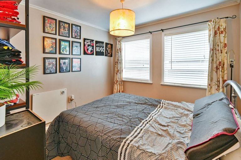 Photo of property in 131 Sykes Road, Weymouth, Auckland, 2103