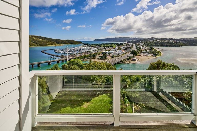 Photo of property in 58 Kiriwai Road, Paremata, Porirua, 5024