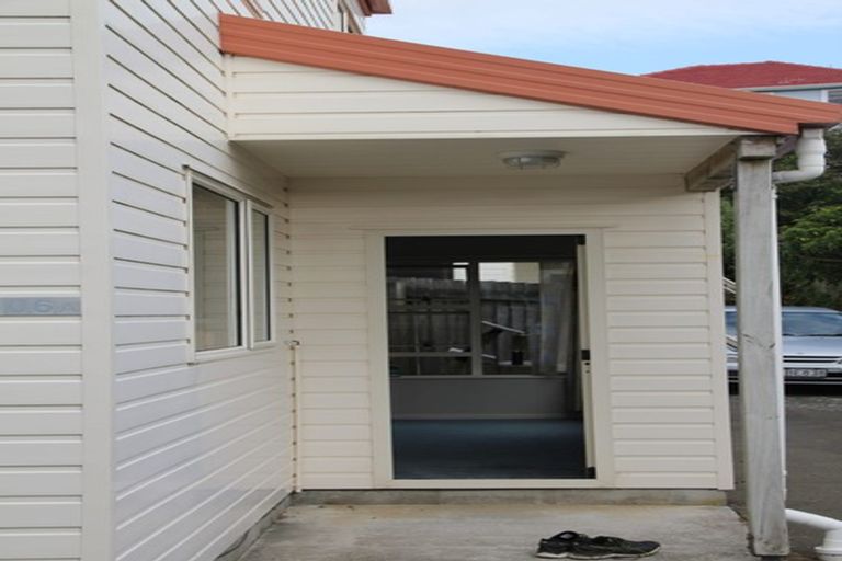 Photo of property in 106a Moorefield Road, Johnsonville, Wellington, 6037