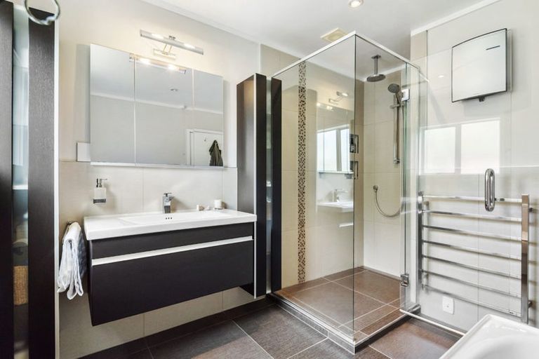 Photo of property in 1/43 Telstar Place, Beach Haven, Auckland, 0626