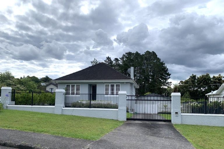 Photo of property in 1/38 Eastglen Road, Glen Eden, Auckland, 0602