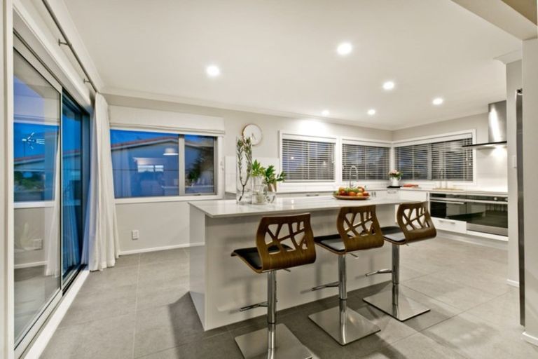 Photo of property in 1/2 Ocean View Road, Milford, Auckland, 0620