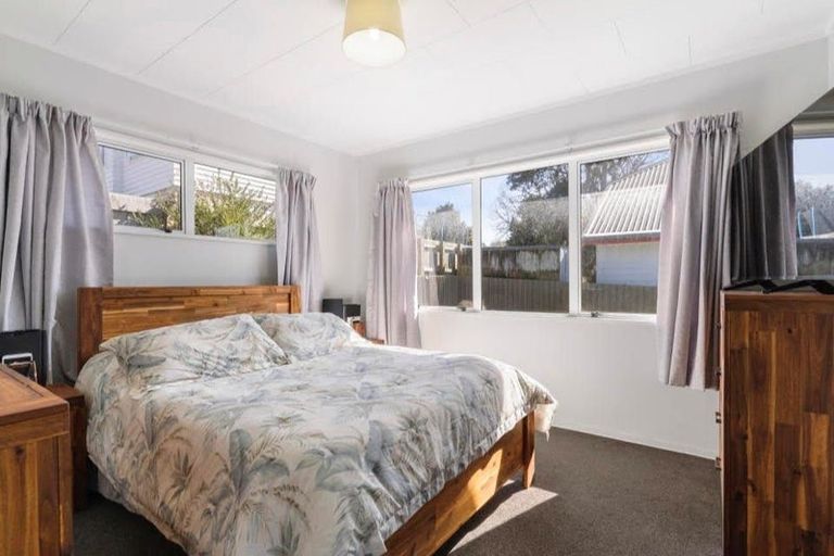 Photo of property in 2/25 Buller Crescent, Manurewa, Auckland, 2102