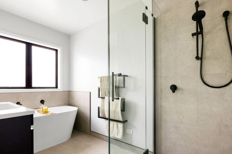 Photo of property in 2/42 Rose Berry Crescent, Flagstaff, Hamilton, 3210