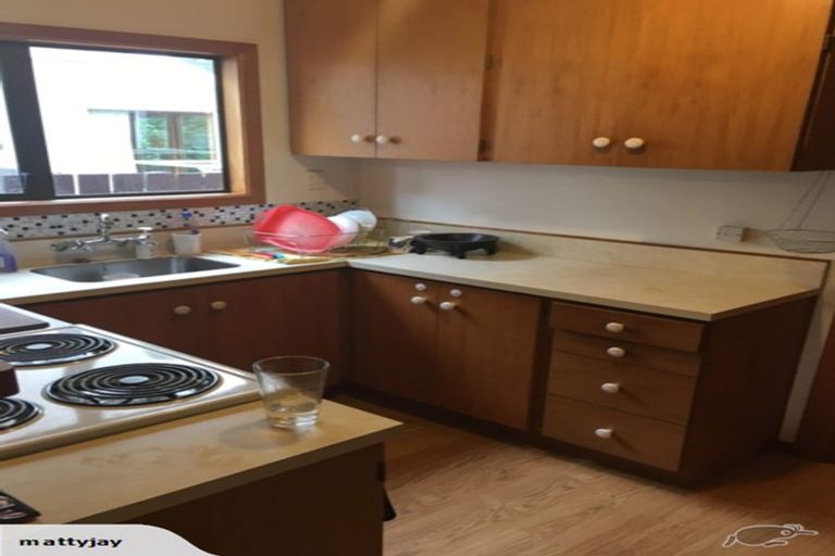 Photo of property in 2/5 Scarborough Terrace, Mount Victoria, Wellington, 6011